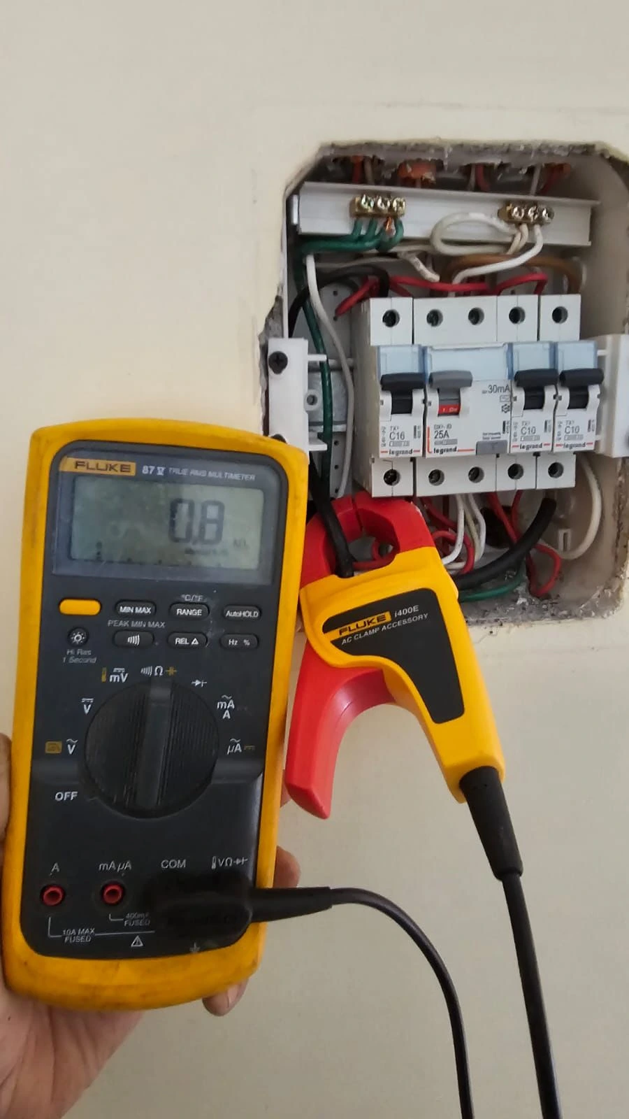 Instalación eléctrica residencial ejecutada por el equipo