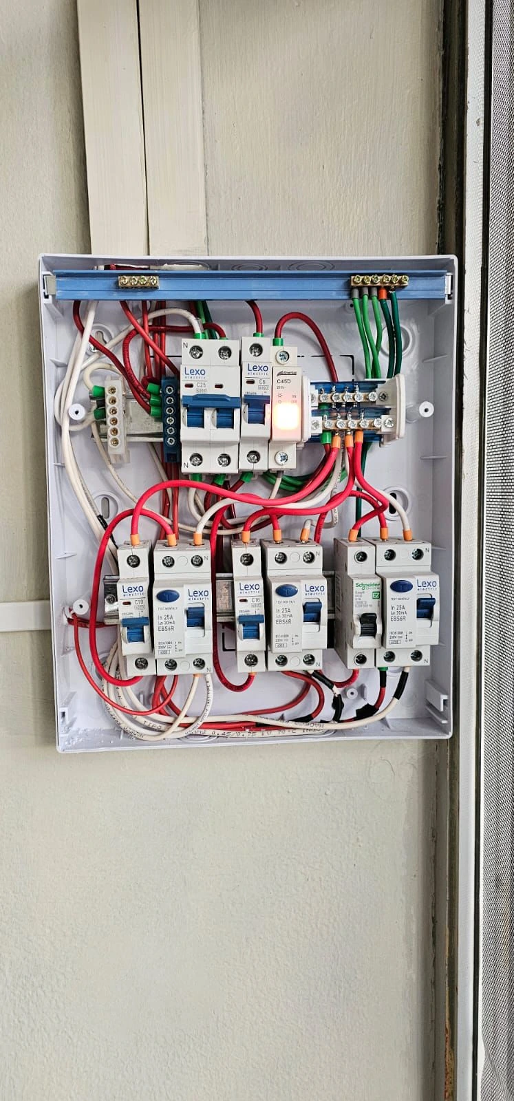 Mantenimiento preventivo de sistema eléctrico