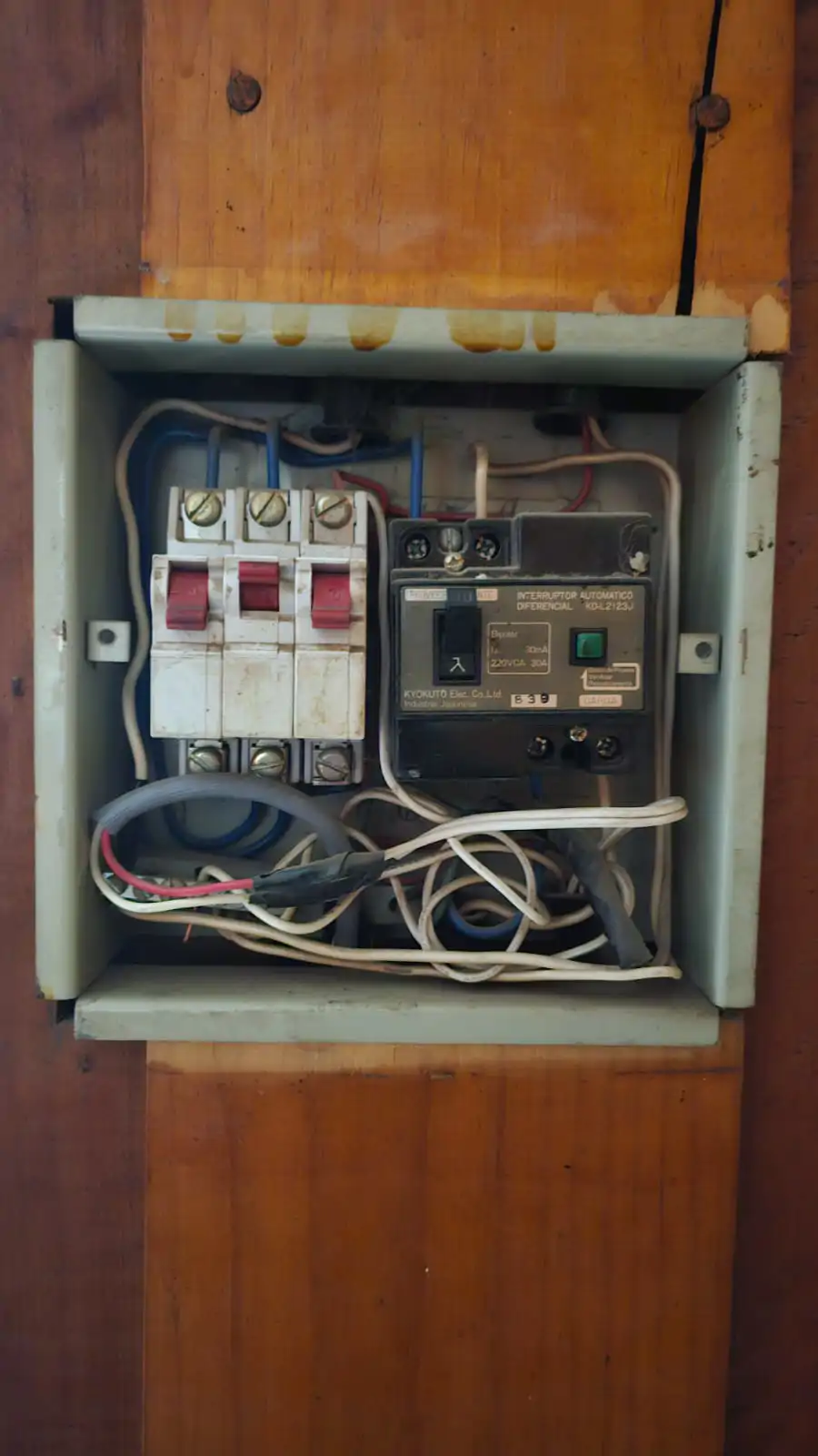 Actualización de Tableros Eléctricos - Proyecto Completo